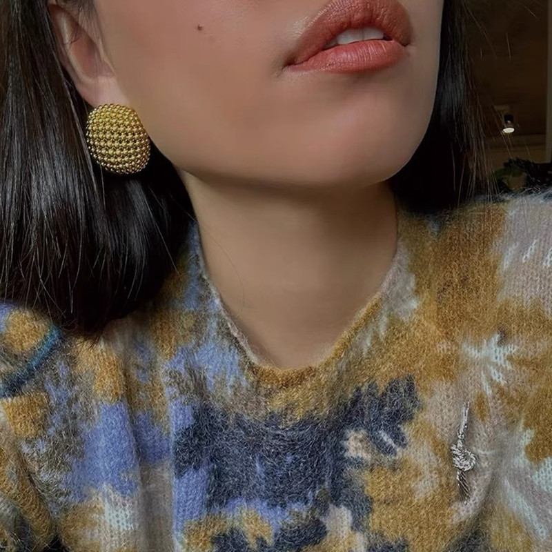 Geomeetriliselt lihtsa metallist disainiga õõnsad kuulkõrvarõngad naistele Moodsad vintage stiilis kõrged ehted Kingitarvikud tüdrukutele