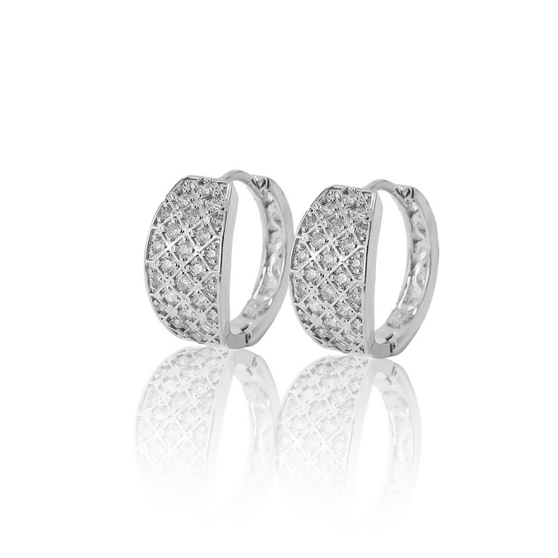 Uued naistemoe ja populaarsete festivalide ehted kingitused: lihtsuse huvides hõbedased tsirkoonkõrvarõngad