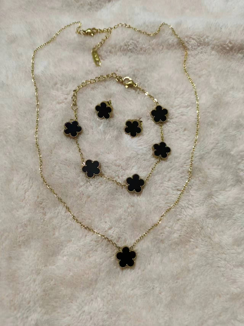 4 színű új dizájn 316L rozsdamentes acél kreatív Shell akril virág szett nyaklánc fülbevaló női lóhere ékszerekhez