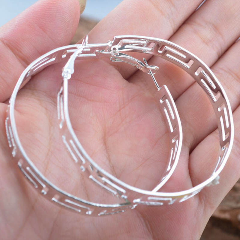 Jauni zelta sudraba krāsas auskari sievietēm Moderns, dobi cirsts dizains, ģeometrisks Drop Statement Fashion Party Juvelierizstrādājumu aksesuāri