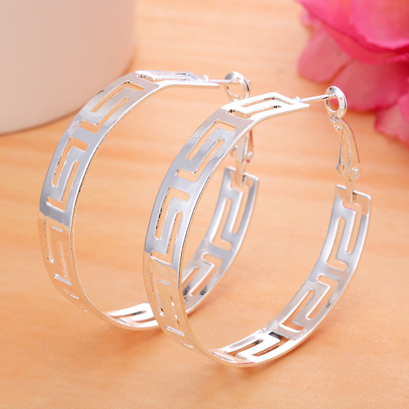 Jauni zelta sudraba krāsas auskari sievietēm Moderns, dobi cirsts dizains, ģeometrisks Drop Statement Fashion Party Juvelierizstrādājumu aksesuāri