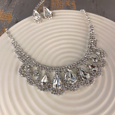 Luksusa spīdīgu lapu Kalnskrāna kaklarotas auskaru komplekts Modes temperaments Apžilbināt sieviešu auskari Divdaļīgi Bling Bling rotaslietu komplekti