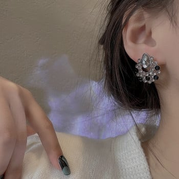 Корейски INS Нови ретро геометрични обеци с черен циркон за женска личност Обикновени трендови обеци Изящни аксесоари за уши