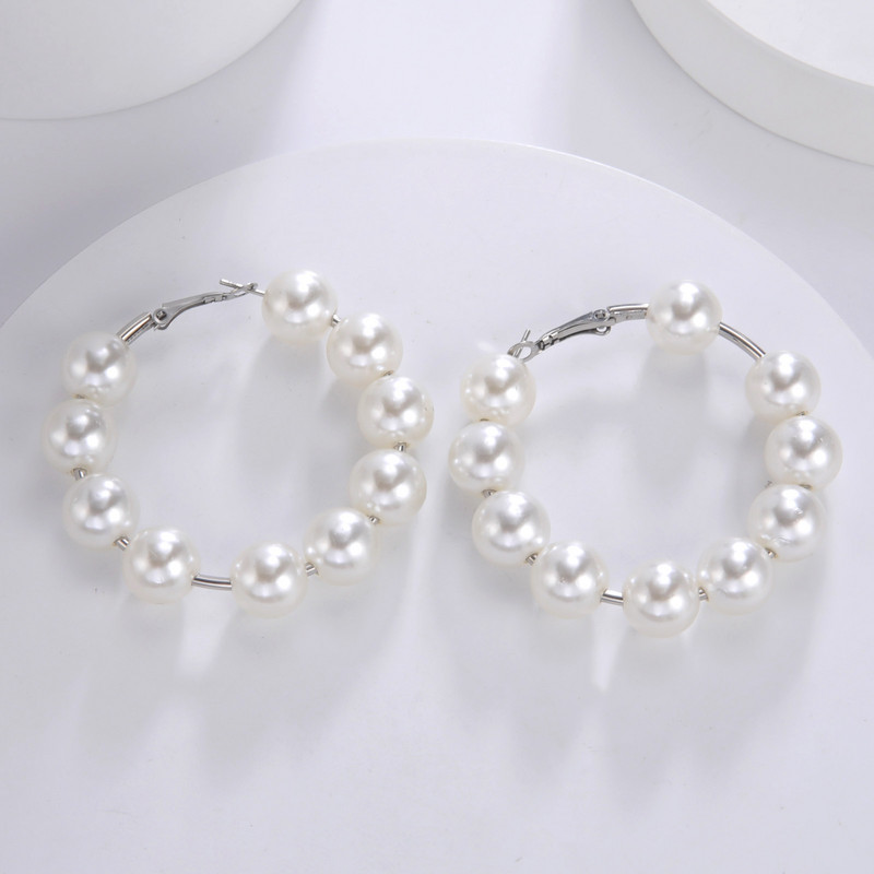 Kkjoy sieviešu auskariRomatiskas sudraba krāsas lielas, apaļas pērles, nerūsējošā tērauda auskari, ikdienas eleganti sieviešu rotu aksesuāri