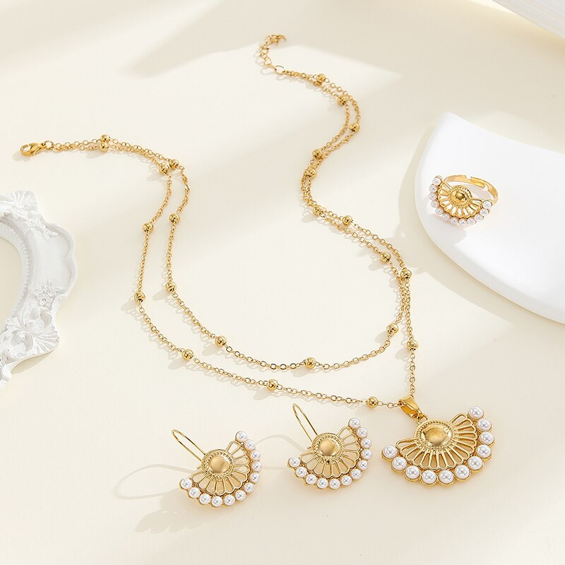 3 tk ventilaatoriga poolõõnes ümmarguse pärliga ehtekomplekt kullatud kõrvarõngastega naiste sõrmustega naturaalsete pärlitega inkrusteeritud kaelakee komplekt peoks