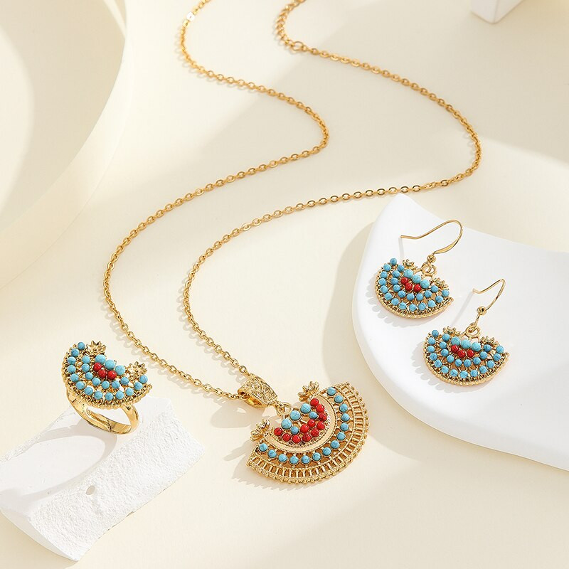 3 tk ventilaatoriga poolõõnes ümmarguse pärliga ehtekomplekt kullatud kõrvarõngastega naiste sõrmustega naturaalsete pärlitega inkrusteeritud kaelakee komplekt peoks