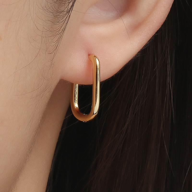 ανοξείδωτο ατσάλι Χρυσό χρώμα Γεωμετρικά σκουλαρίκια οβάλ κρίκου σε σχήμα Ο Γυναικεία Απλή μόδα Αξεσουάρ κοσμημάτων Δώρο