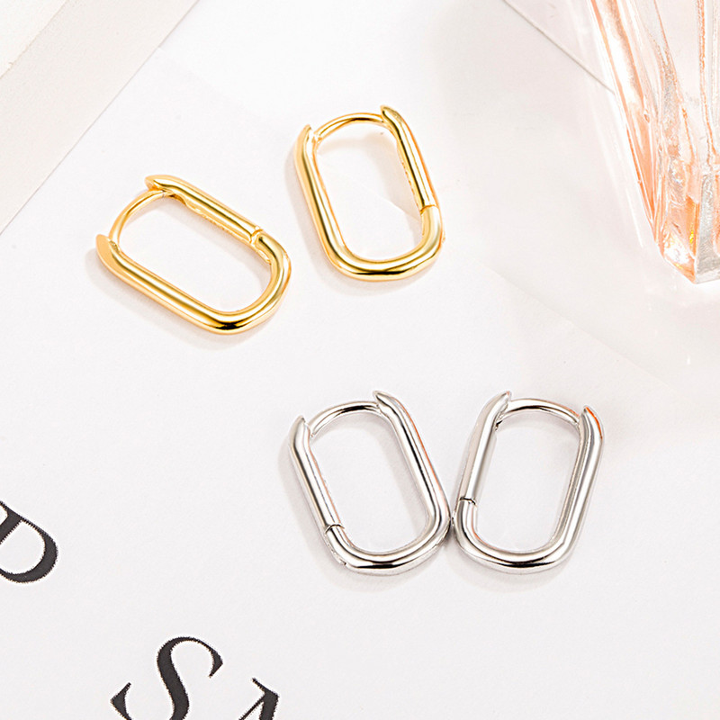 ανοξείδωτο ατσάλι Χρυσό χρώμα Γεωμετρικά σκουλαρίκια οβάλ κρίκου σε σχήμα Ο Γυναικεία Απλή μόδα Αξεσουάρ κοσμημάτων Δώρο