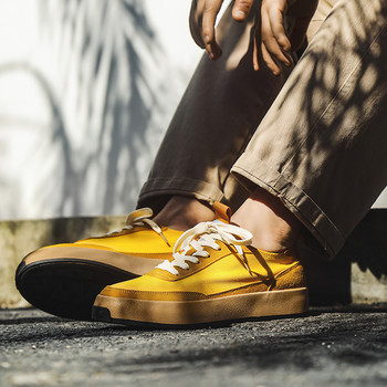 Нови корейски стилни жълти платнени обувки Мъжки маратонки в стил Harajuku Ледена коприна Дишащи вулканизирани обувки Мъжки ежедневни плоски маратонки