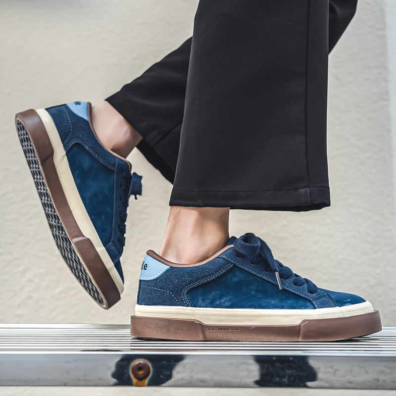 Retropruunid seemisnahast kingad meestele Mood hingavad mugavad meeste vabaaja tossud Trendika disainiga paeltega vulkaniseeritud kingad mees