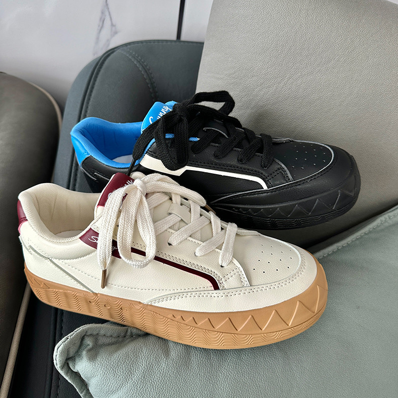 Vabaajajalatsid meestele Tossud 2024 Kevadmoe platvorm libisemiskindlad meestekingad Mitmekülgsed nööriga madala otsaga meeste lõuendist kingad Uus