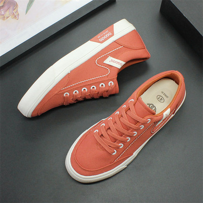 Kvėpuojantys vyriški batai 2024 pavasario nauji sportbačiai madingi žemo kirpimo drobiniai batai universalūs madingi batai jaunimo laisvalaikio batai vyrams