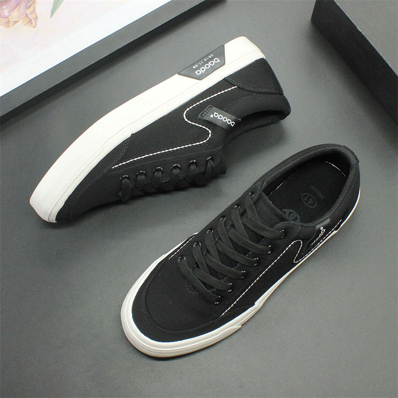 Kvėpuojantys vyriški batai 2024 pavasario nauji sportbačiai madingi žemo kirpimo drobiniai batai universalūs madingi batai jaunimo laisvalaikio batai vyrams
