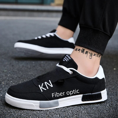 Meeste lõuendist kingad Trendikas mitmekülgne vabaaja suvine hingav kõrge ülaosaga kingad Lamedad sussid Madala lõikega Pu-materjalist vabaaja stseen