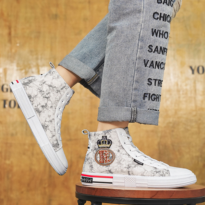 HKDQ kõrge ülaosaga lõuendist valged tossud meeste mood vabaaja lamedad disainerkingad Meeste tänaval õues hingavad libisemiskindlad meeste tossud