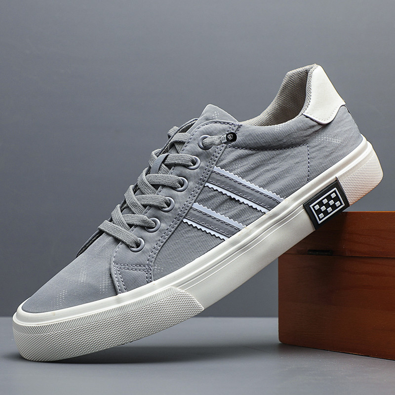 2024. aasta uued kingad meestele Lõuend vabaajajalatsid Mood kevadsuvi hingavad kerged lamedad kingad Trend Meeste jalavarjud SS24102