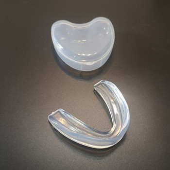 EVA протектор за зъби Деца Възрастни Спортен предпазител за уста Защита на скоба за зъби за баскетбол Ръгби Бокс Карате Протектор за уста