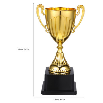 Мемориални подаръци Трофей Златна награда Трофеи за състезателни коли Състезание Пластмасова чаша Игра Награда Футбол Футболен трофей с квадратна основа