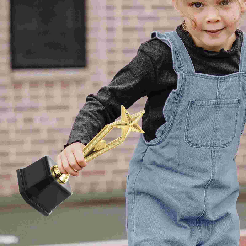 Laste trofee jalgpalli laste auhind Gift Cup Celebration Decor Party Plastikust pentagrammi kujuga võistluse trofeed