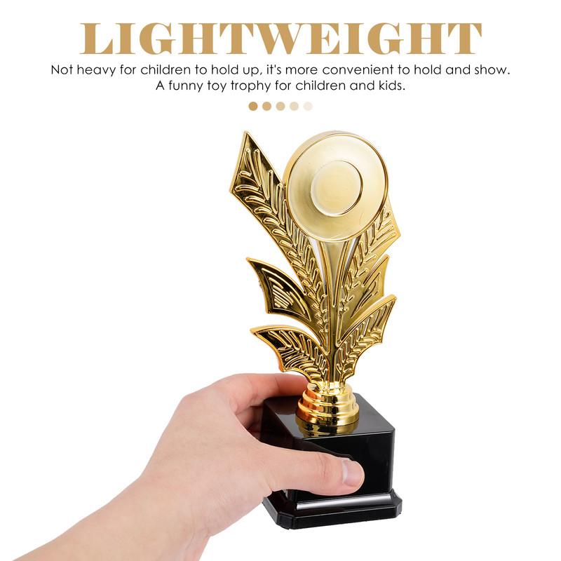 Vaikų trofėjų aukso apdovanojimas Vaikų laimėtojai Prizai Konkursai Trofėjai Plastikiniai puodeliai Žaislai