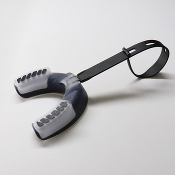 Σιδεράκια δοντιών Sports Mouth Guard Hockey Ράγκμπι για ενήλικες Ασπίδα ούλων με συνδετικό ιμάντα ποδοσφαίρου Wrestling Protective Gear EVA