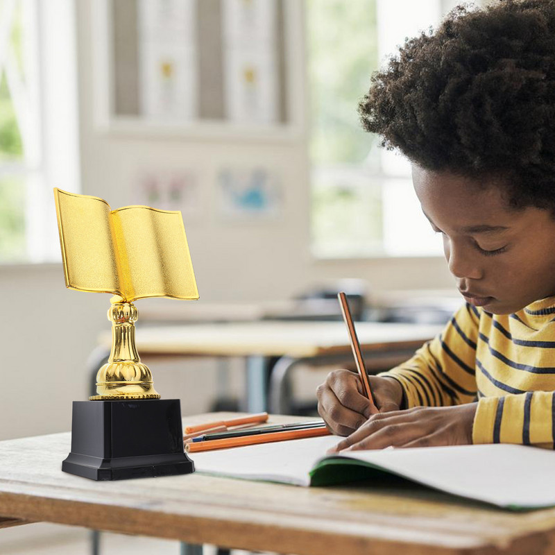 Angol cím: Gold Award Trophy Cups Könyv alakú műanyag trófea Reading Star Trophy első helyezett trófeák bajnoka