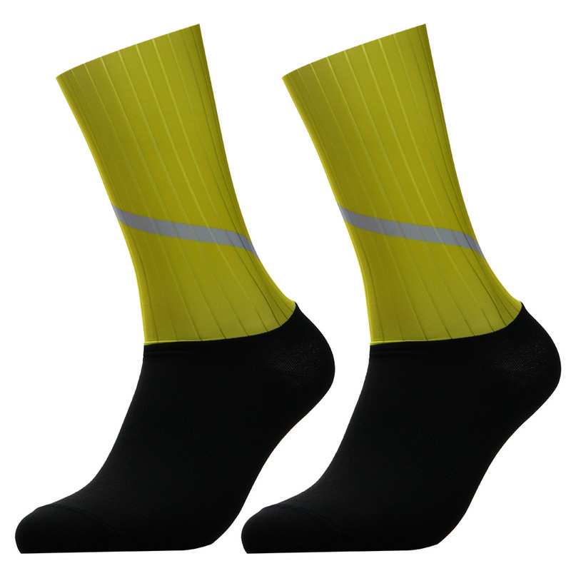 Sportlane elukutse Jalgrattasokid Meeste Libisemisvastased Õmblusteta Aero Bike Kulumiskindlad Maanteerattasokid Helkurkaitsesokid