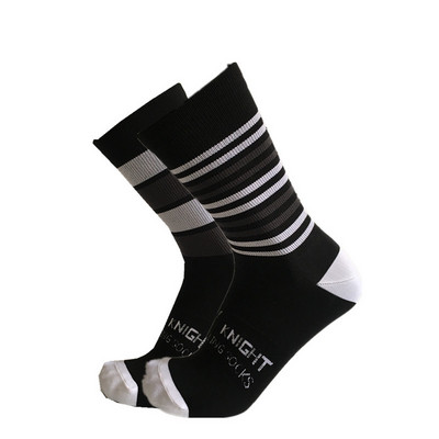 Uue triibuga Dot rattasokid Tippkvaliteediga professionaalse kaubamärgiga spordisokid hingavad jalgrattasokid õuesõidusokid