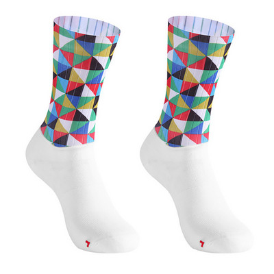 Anti 2023 Slip Seamless Riteņbraukšanas zeķes Integral Molding Augsto tehnoloģiju velosipēdu zeķes Kompresijas velosipēda āra skriešanas sporta zeķes