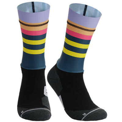 2023. gada jaunas bezšuvju pretslīdes riteņbraukšanas zeķes Profesionālās velosipēdistu komandas Aero Socks Outdoor Sport Road Bicycle Kompresijas zeķes Unisex