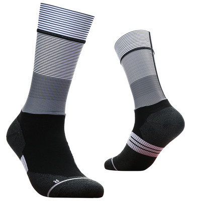 2023. gada jaunas bezšuvju pretslīdes riteņbraukšanas zeķes Profesionālās velosipēdistu komandas Aero Socks Outdoor Sport Road Bicycle Kompresijas zeķes Unisex