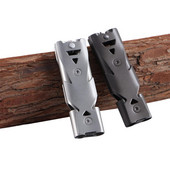 Multifunktsionaalne roostevabast terasest hädaabikõrgedetsibellidega võtmehoidja topelttoru