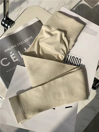 Naiste õmblusteta joogakomplekt Crop Top Spordisärk Lühikesed säärised Riietus Jõusaalirõivad Treening Treeningkostüüm Spordikomplektid Riided