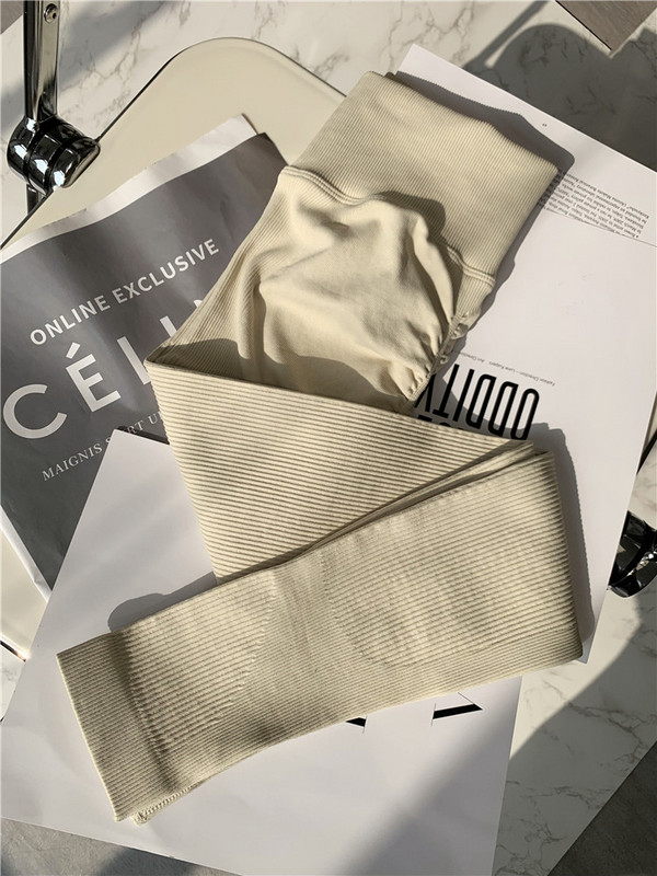 Naiste õmblusteta joogakomplekt Crop Top Spordisärk Lühikesed säärised Riietus Jõusaalirõivad Treening Treeningkostüüm Spordikomplektid Riided