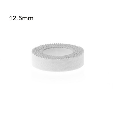 1 vnt. vandeniui atspari lipni sportinė juosta, rišanti fizio raumenų elastinį tvarstį, esant patempimui, sužalojimui, priežiūrai, pagalba lauko sportui avarinei pagalbai