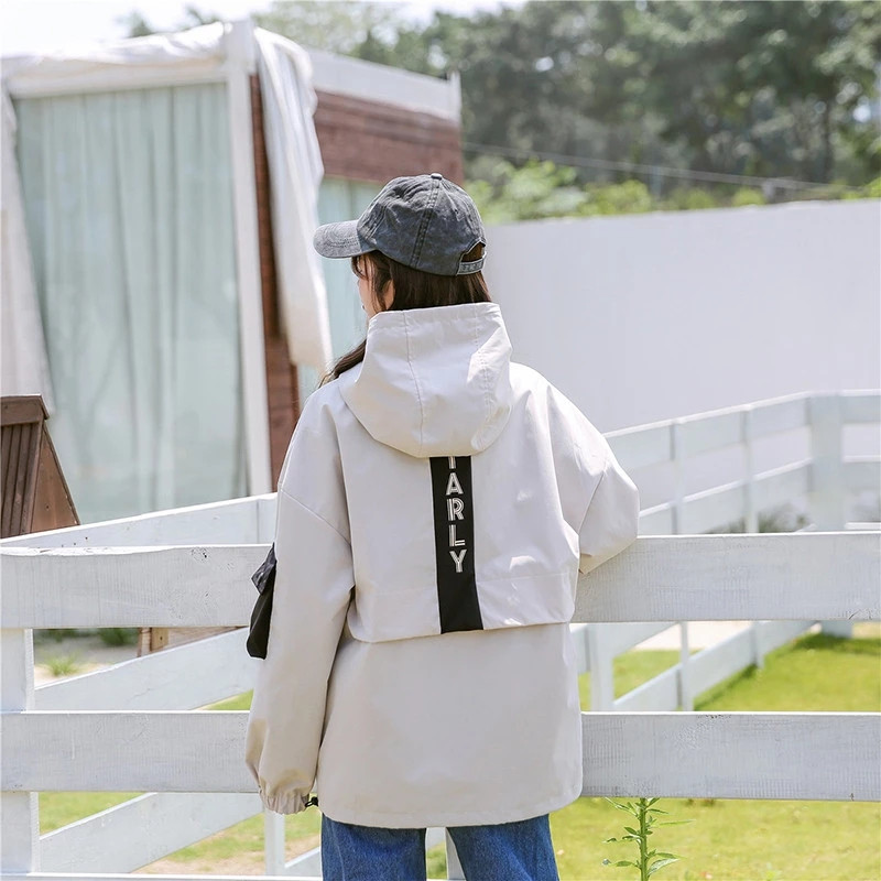 Moteriškos striukės Pavasario rudeniniai paltai, 2022 m. Nauji korėjietiški laisvi BF Retro moteriški drabužiai su gobtuvu, tinkami viršutiniai drabužiai