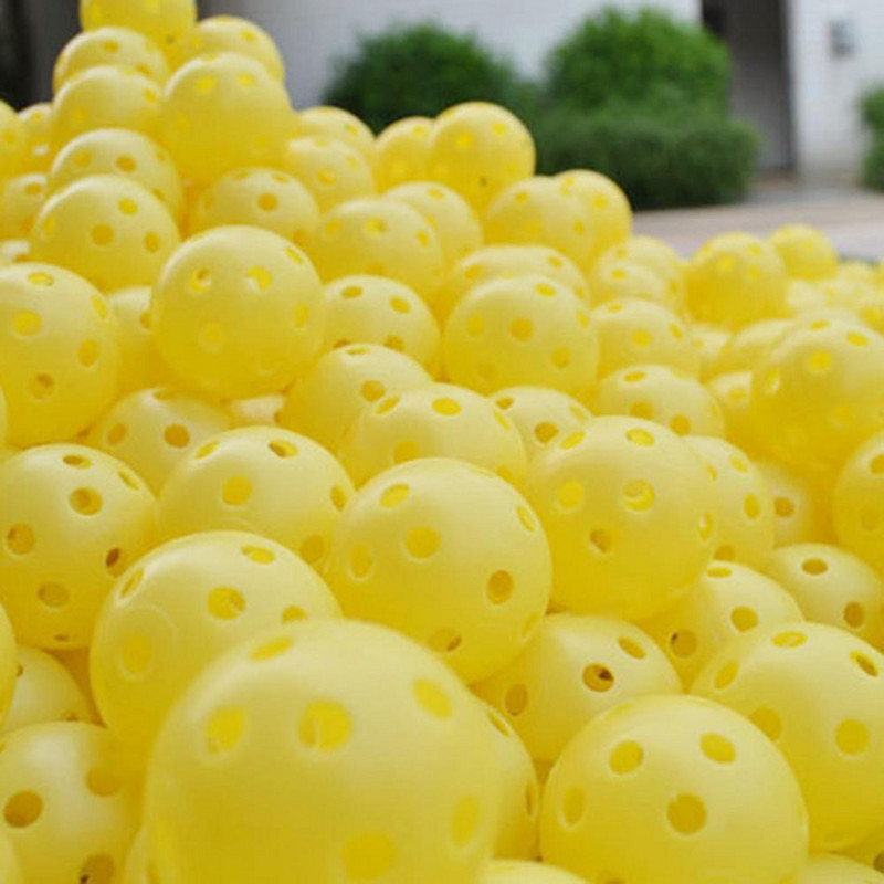 12 tk kodus siseruumides sõiduulatusega 42,6 mm piiratud lennuga õõnes golfipallid kiikumistreeninguteks