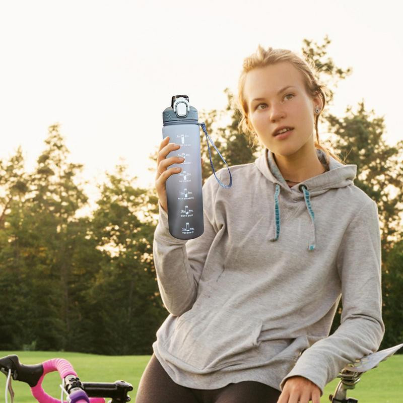 Sticlă de apă de 1 litru Sticlă de băut Sticlă de apă sportivă cu marcator de timp și paie cești portabile reutilizabile rezistente la scurgeri