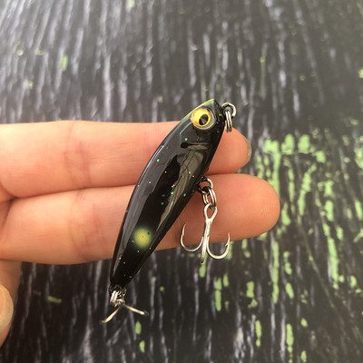 43mm 4g Mini potápavá rybárska návnada s laserovou umelou tvrdou návnadou na pstruhy, ostrieže, plastové návnady na ryby, 3D náčinie