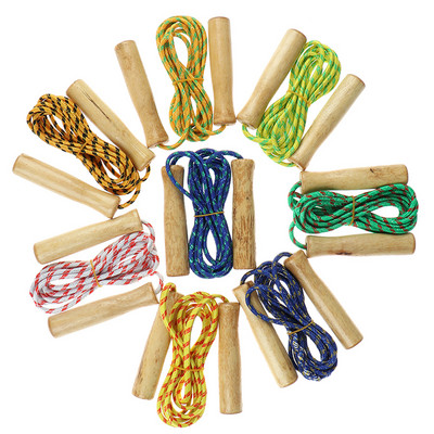 1 vnt. medinė rankena šokinėjimo virvė, spalva atsitiktinė treniruoklių salė, treniruoklių salė, mokyklos grupinė sporto šaka, kelių asmenų šokinėjimo virvė