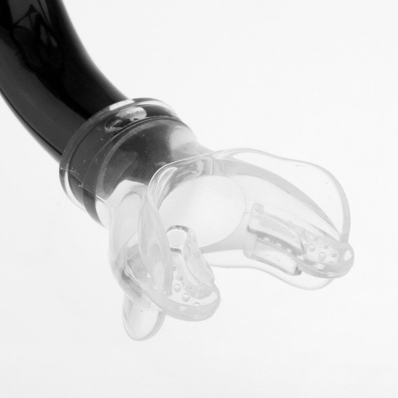 Eesmine keskele kinnitatav ujumissnorkel mugava huuliku ja reguleeritava pearihmaga veealuse hingamissüsteemiga