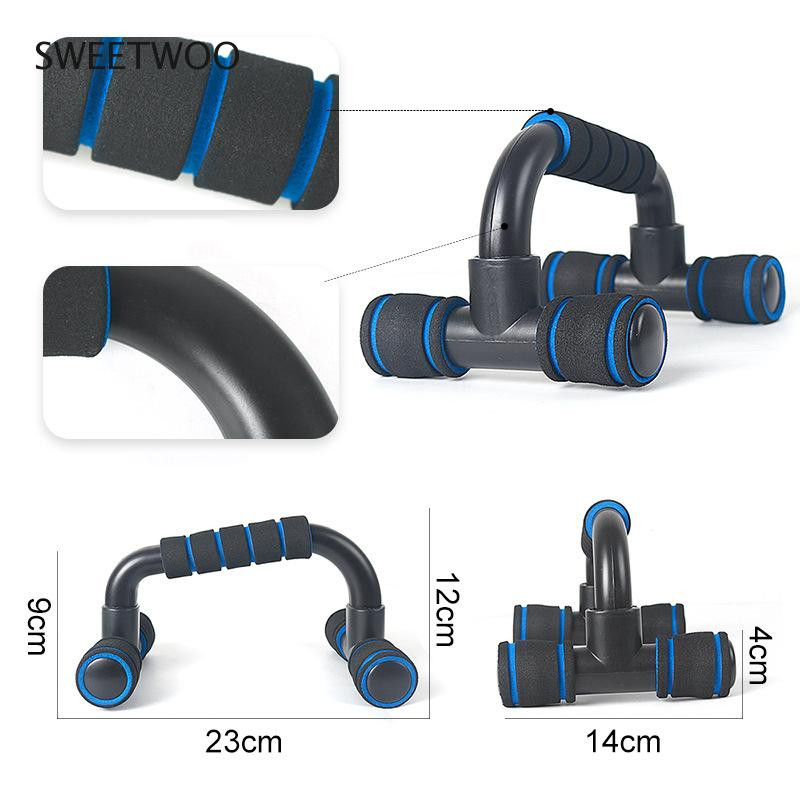 Treniruotės treniruokliai, atsispaudimai, strypai, stovai, strypai.