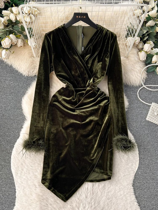 Elegáns őszi V nyakú toll hosszú ujjú születésnapi Bodycon mini ruha Női ruhák Party Club szexi hasított bársony Vestidos