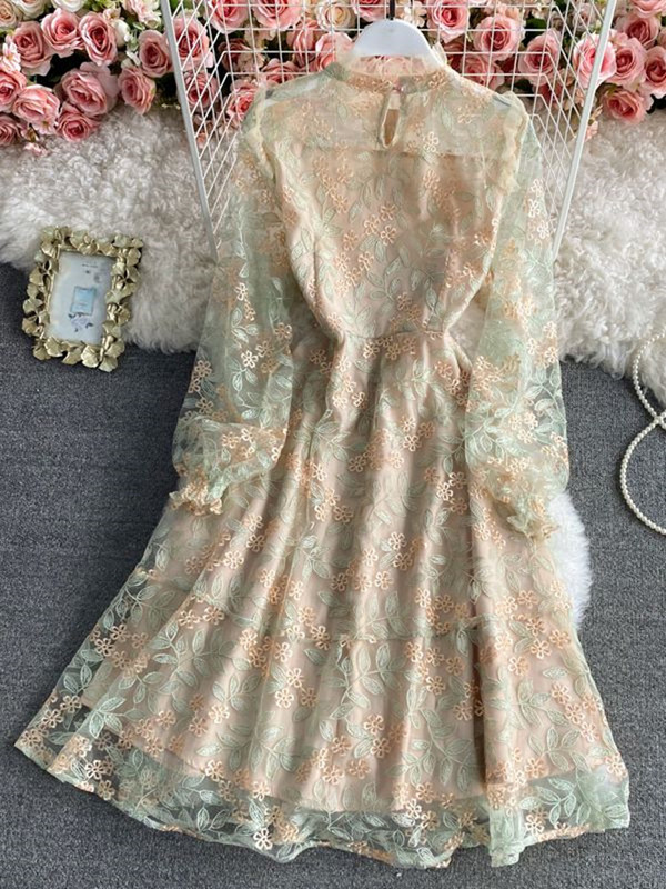 Runway Luxus hálós csipkével hímzett virágos ruha új nyári női hosszú ujjú virágos hímzés fodros irodai party midi ruha