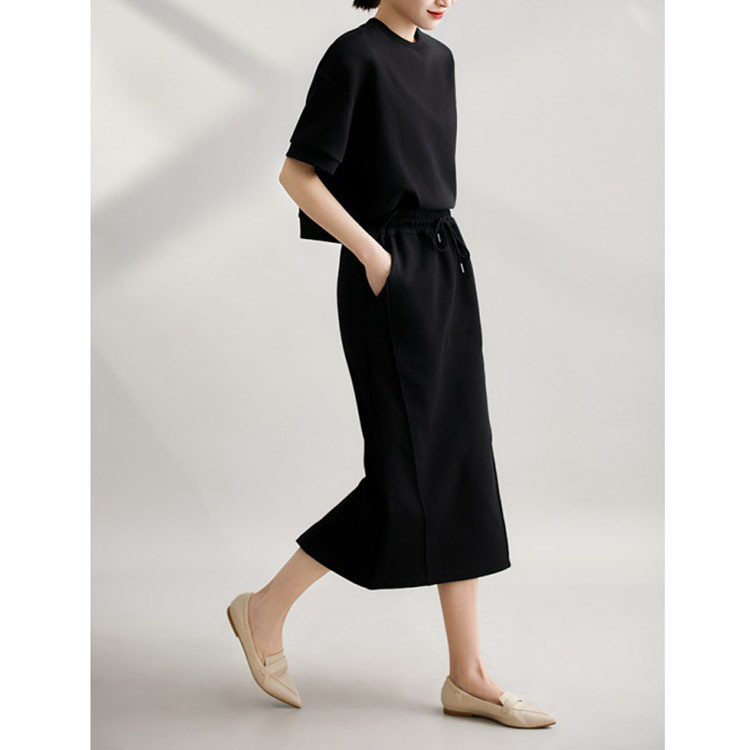 Tavaszi, nyári sport alkalmi szett Puha levegős pamut rövid ujjú felső osztott félszoknya kétrészes divatos, egyszínű női szett szoknya