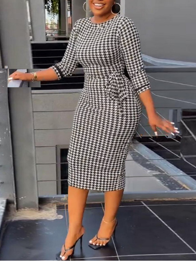 LW Houndstooth hasított Midi Bodycon ruha 3/4 ujjú szegéllyel, osztott derékkötővel mindenhol Nyomtatott edzési viselet elegáns fekete-fehér 1db