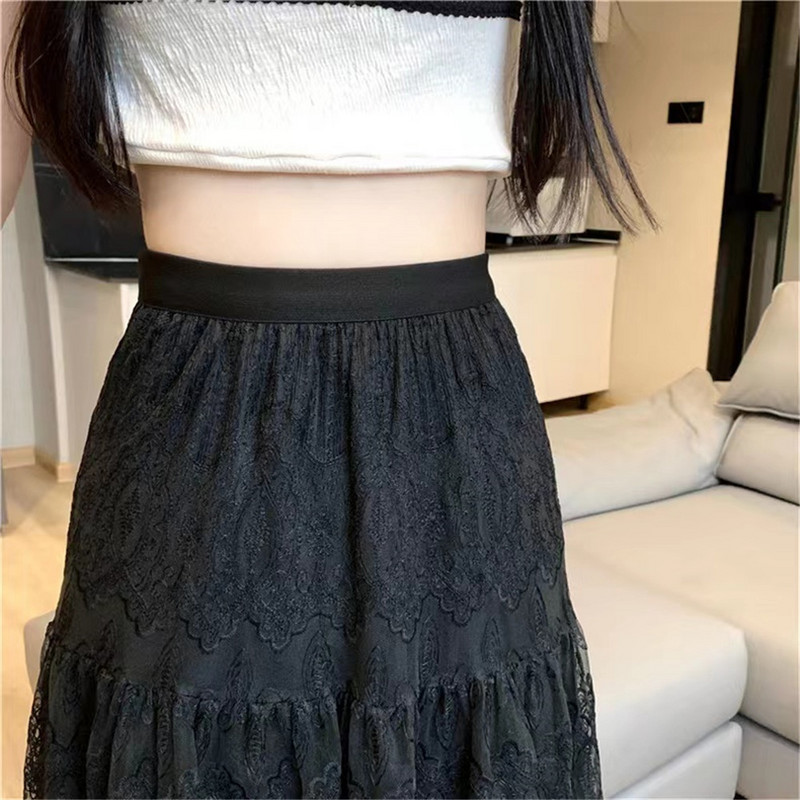 Fehér csipke fodros tüll szoknya Női tavaszi nyár fekete A-vonalú hosszú szoknya Diákok főiskolai géz üreges Midi hajtogatott szoknya