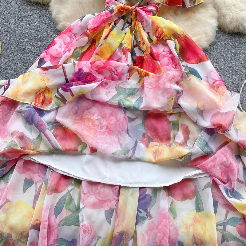 Kiváló minőségű, 2024-es új női nyári nyomat ünnepi stílus, egy váll, fodros, fűzős csokornyakkendő, rugalmas derék, alkalmi boho ruhák