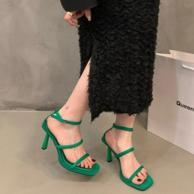 Sandale de damă cu design cu cataramă 2024, moda de vară, violet, cu tocuri înalte, sandale simple cu centură subțire, cu platformă, sandale pentru femei