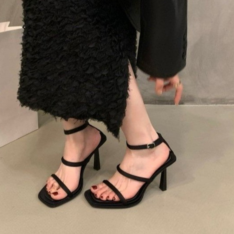 Sandale de damă cu design cu cataramă 2024, moda de vară, violet, cu tocuri înalte, sandale simple cu centură subțire, cu platformă, sandale pentru femei